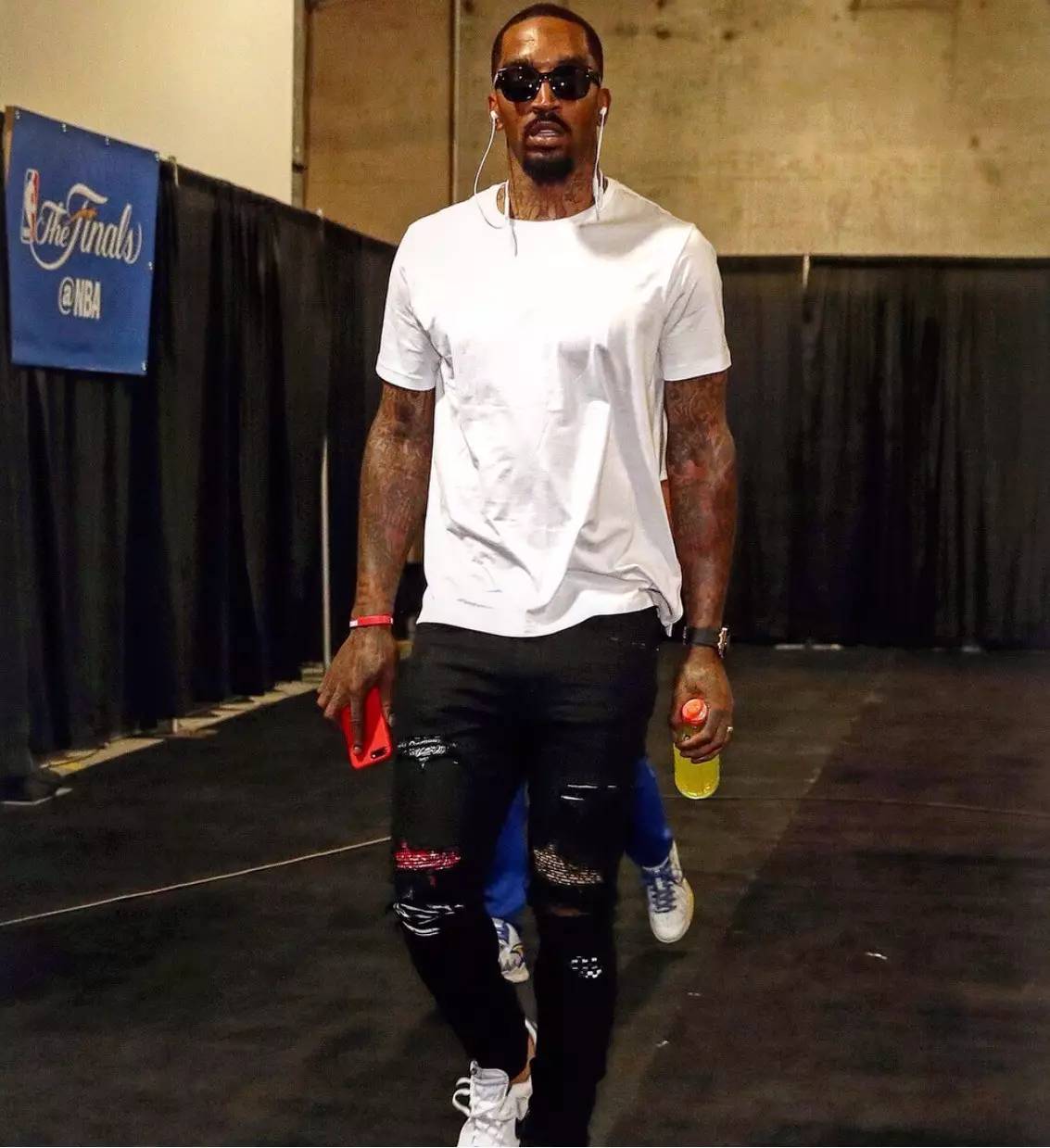 意媒：梅努是那不勒斯中场引援首选，备选方案包括弗拉泰西（意媒：那不勒斯锁定梅努为中场首选，弗拉泰西列为备选）