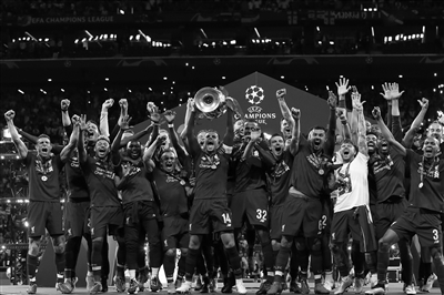 成都1-2不敌河南无缘夺冠，赛后官微大量球迷留言表示失望