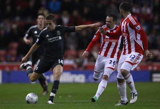 半场：尤文0-0都灵，比赛平淡，双方机会不多（半场战报：尤文0-0都灵，场面平淡 机会有限）