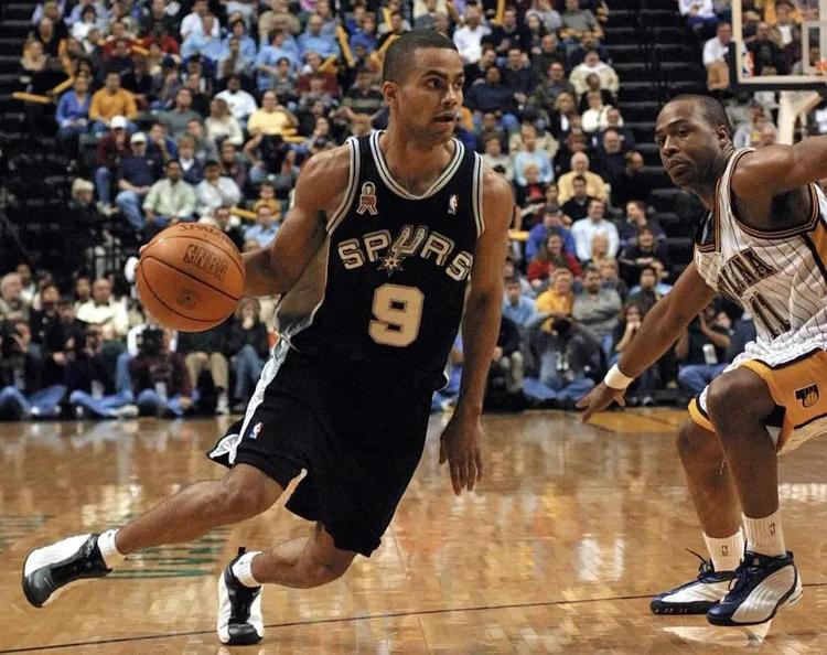 如何看待诺伊尔的失误？孔帕尼：我第一次听到这个说法（诺伊尔被指失误？孔帕尼：头一次听说这种说法）