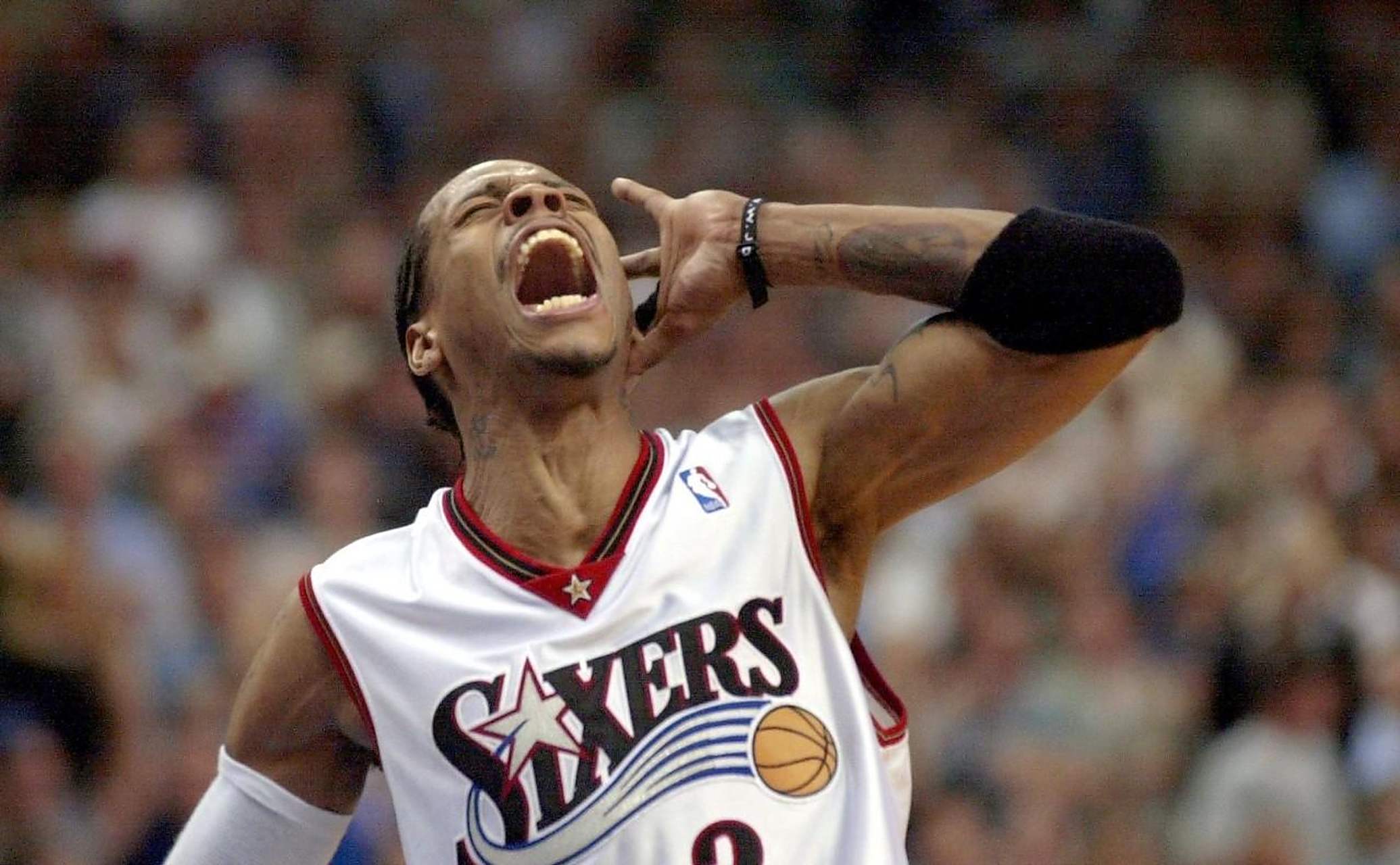 周日西甲裁判：胡安-马丁内斯执法皇马，阿尔韦罗拉执法巴萨（周日西甲裁判安排：胡安-马丁内斯吹罚皇马，阿尔韦罗拉吹罚巴萨）