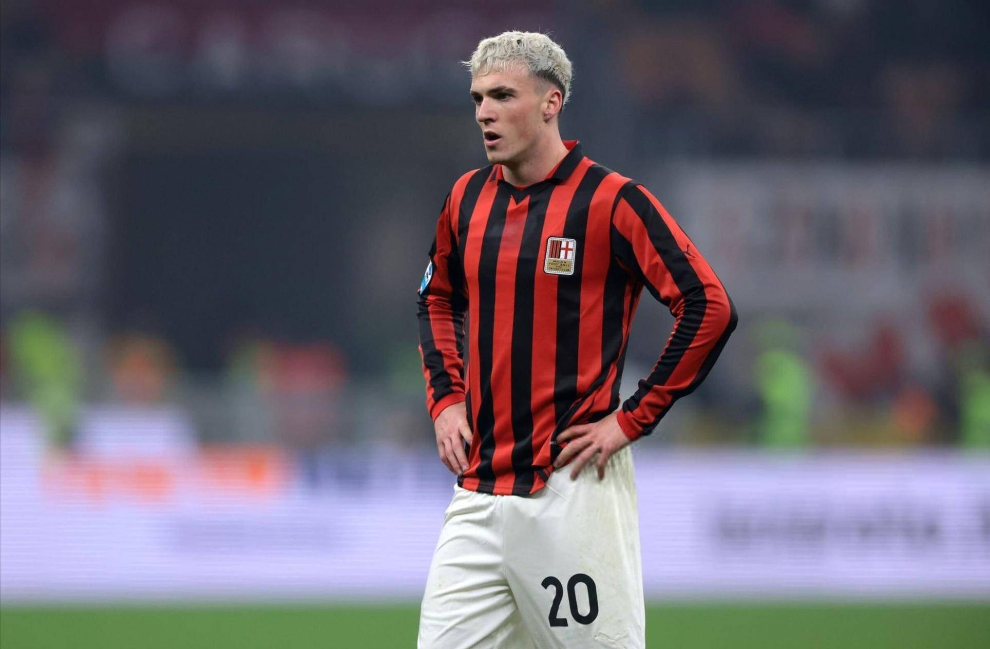 罗伯逊：萨拉赫是队史最佳之一，希望能继续与他并肩作战（罗伯逊：萨拉赫堪称队史传奇之一，盼与他继续携手征战）