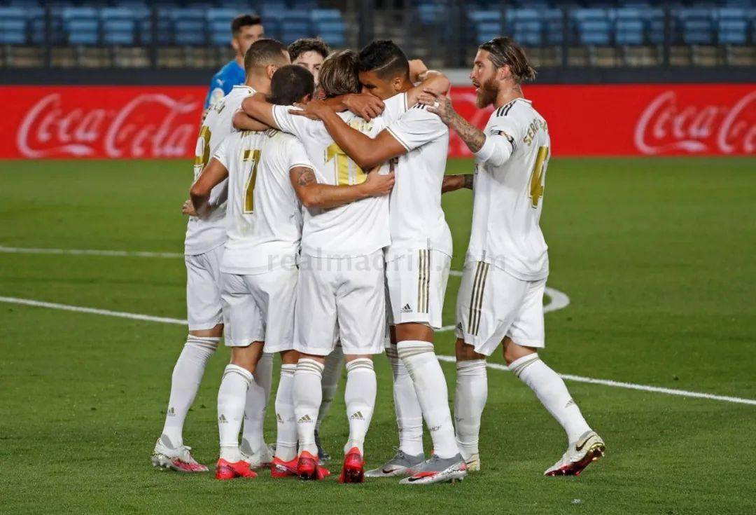 意媒：为避免球迷干扰，斯帕莱蒂决定尤文不在那不勒斯过夜（意媒称，斯帕莱蒂为避球迷干扰，决定尤文赛后不在那不勒斯留宿）