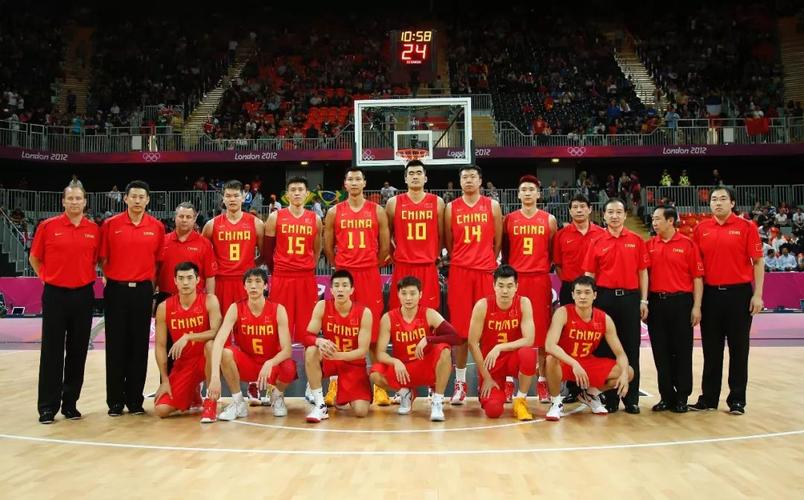 莫耶斯：很期待与切尔西的比赛，霍尔加盟给球队带来稳定性（莫耶斯期待对阵切尔西：霍尔到来提升球队稳定性）