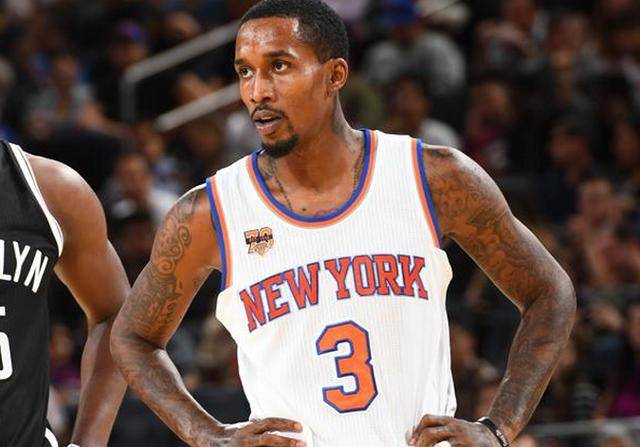 半场战报：多特0-1勒沃库森，马扎破门，格里马尔多助攻（半场：勒沃库森1-0领先多特，格里马尔多助攻马扎建功）