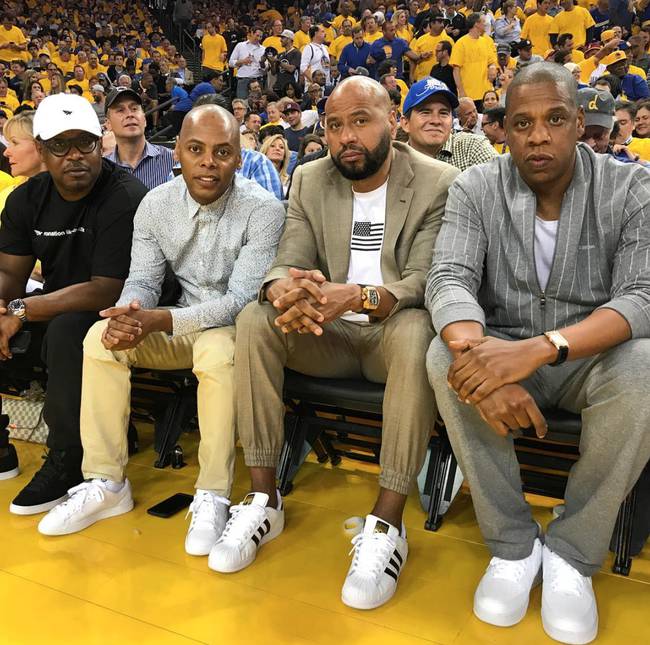 记者：阿贾克斯正接触前狼堡主帅西莫尼斯，视为海廷加继任者（记者：阿贾克斯洽谈前狼堡主帅西莫尼斯，拟任海廷加接班人）